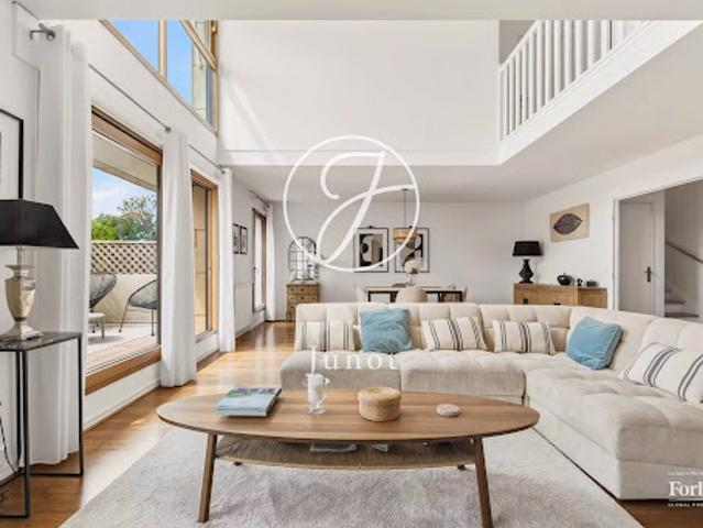 Vente Appartement 5 pièces 138.13 m2 Suresnes