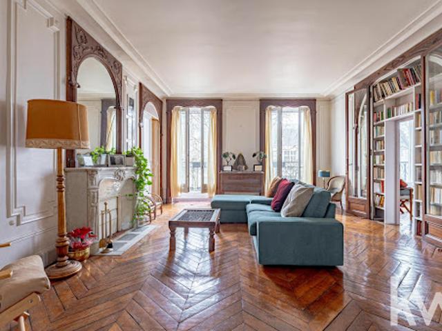 Vente Appartement 5 pièces 139.51 m2 Paris 18ème