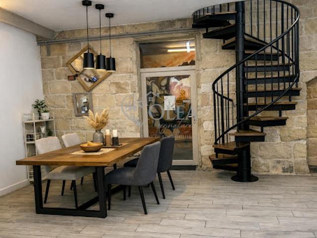 Vente Appartement 5 pièces 140.41 m2 Uzès