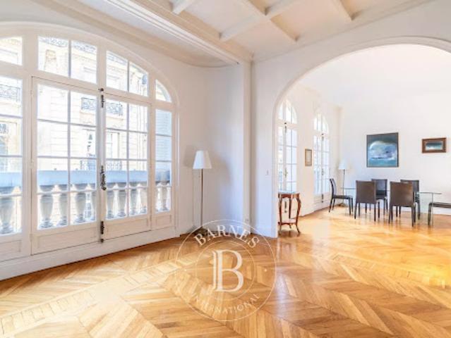 Vente Appartement 5 pièces 142 m2 Paris 16ème