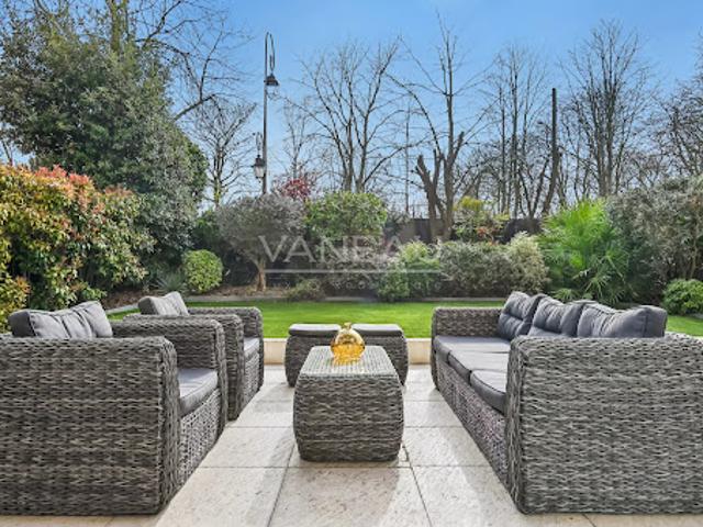 Vente Appartement 5 pièces 142 m2 Paris 16ème