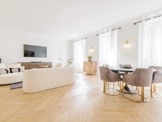 Vente Appartement 5 pièces 143.73 m2 Paris 16ème