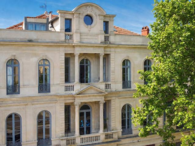 Vente Appartement 5 pièces 144 m2 Nimes