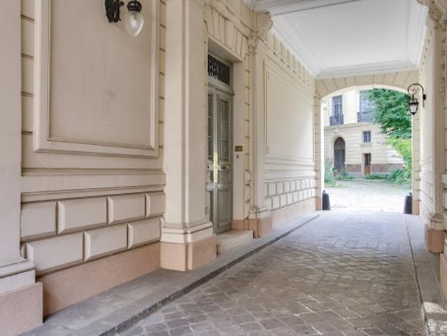 Vente Appartement 5 pièces 153.18 m2 Versailles