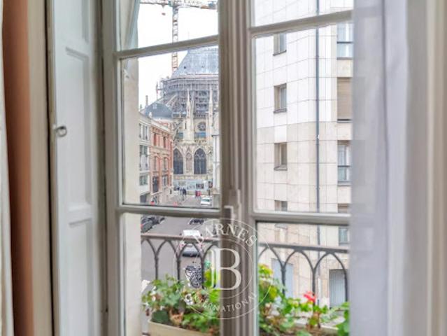 Vente Appartement 5 pièces 154.05 m2 Paris 4ème