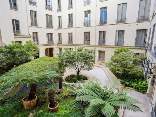Vente Appartement 5 pièces 154.72 m2 Paris 17ème