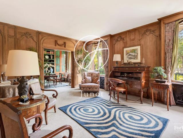 Vente Appartement 5 pièces 155.83 m2 Paris 16ème