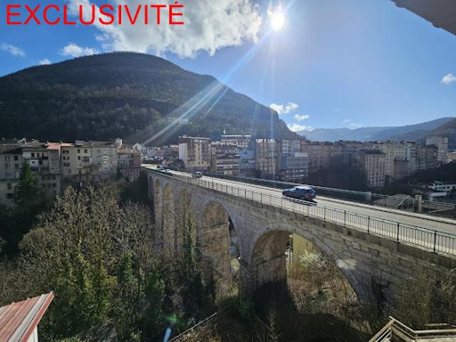 Vente Appartement 5 pièces 158.6 m2 Saint claude