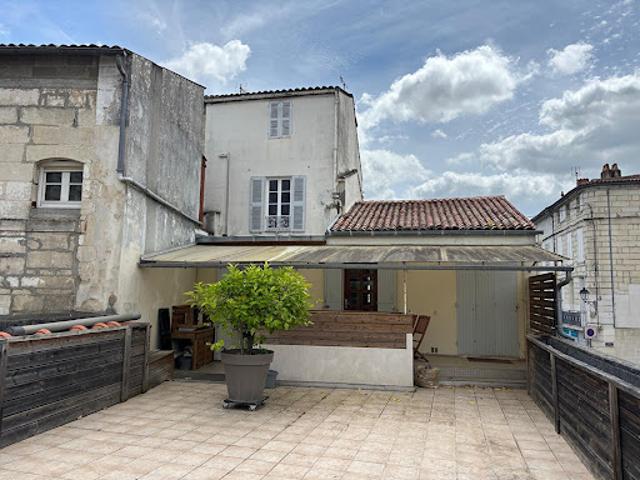Vente Appartement 5 pièces 163.8 m2 Saintes