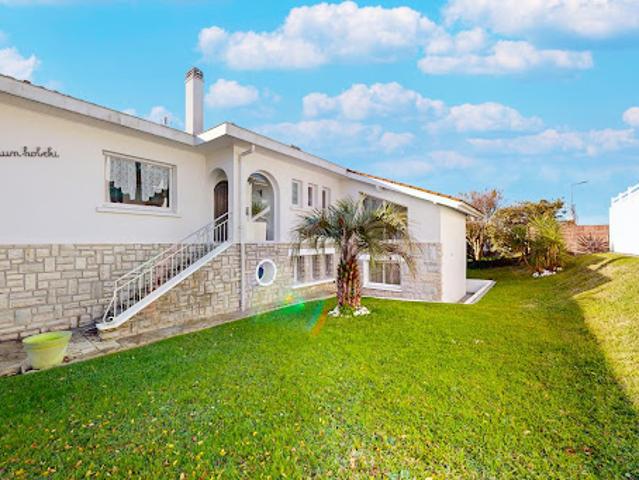 Vente Appartement 5 pièces 163.96 m2 Saint Pierre d'Irube