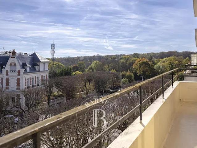 Vente Appartement 5 pièces 168.25 m2 Saint Cloud