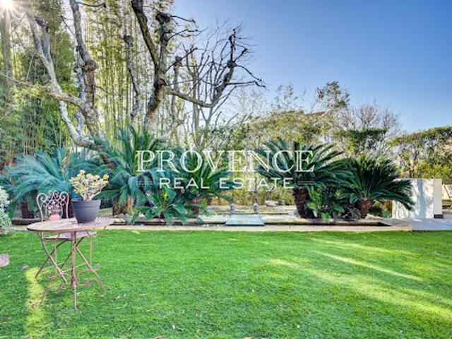 Vente Appartement 5 pièces 168 m2 Marseille 8ème
