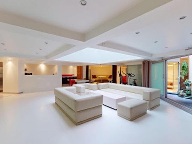 Vente Appartement 5 pièces 169.13 m2 Paris 19ème