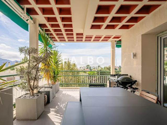 Vente Appartement 5 pièces 170.54 m2 Marseille 8ème