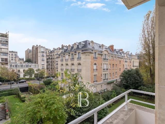 Vente Appartement 5 pièces 176.62 m2 Paris 16ème