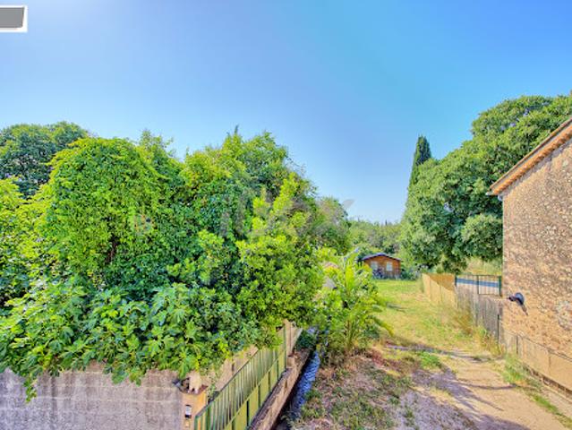Vente Appartement 5 pièces 182.8 m2 Solliès Ville