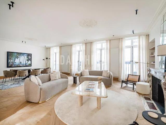 Vente Appartement 5 pièces 182.99 m2 Paris 7ème