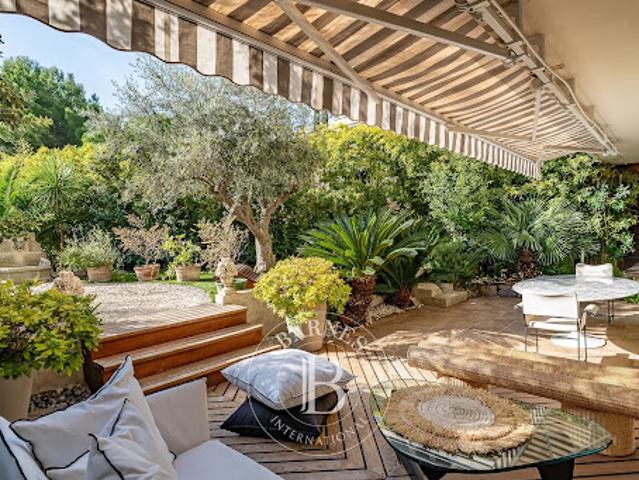 Vente Appartement 5 pièces 174 m2 Marseille 8ème