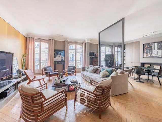 Vente Appartement 5 pièces 186.6 m2 Paris 16ème