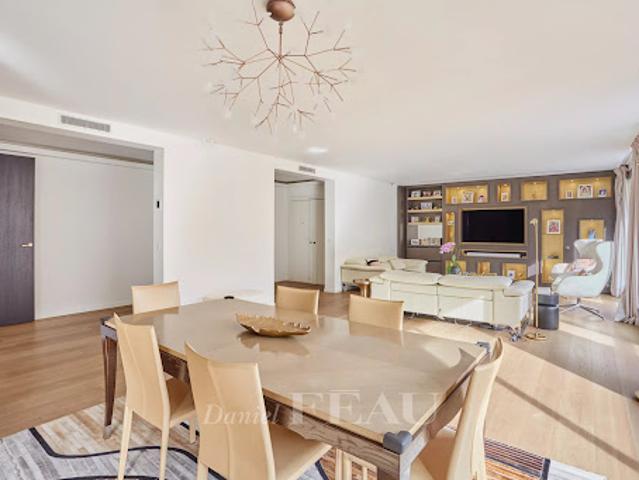 Vente Appartement 5 pièces 191.05 m2 Paris 16ème