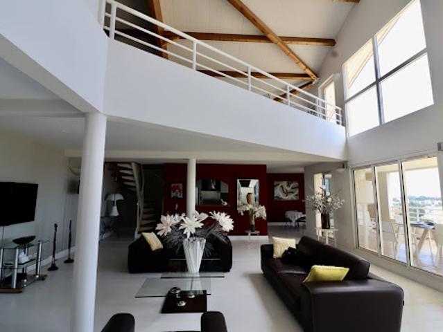 Vente Appartement 5 pièces 191.6 m2 Saint Denis