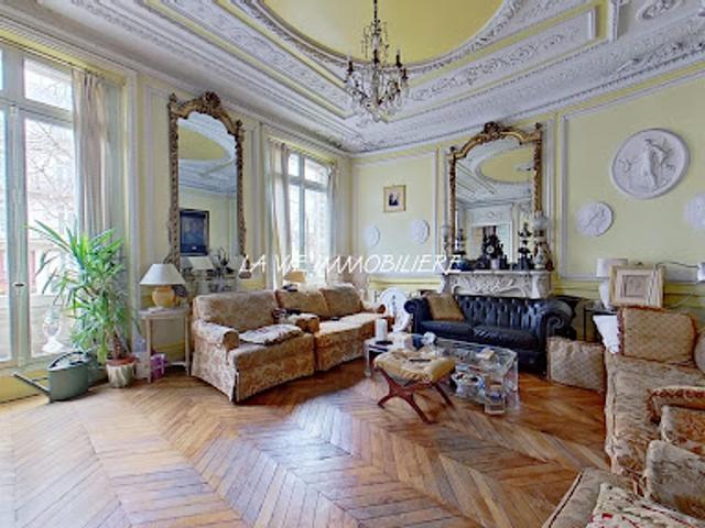 Vente Appartement 6 pièces 196.05 m2 Paris 8ème