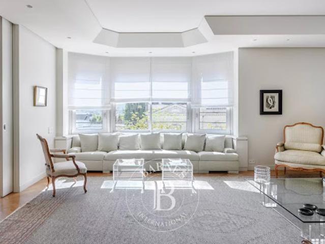 Vente Appartement 5 pièces 217.89 m2 Marseille 8ème