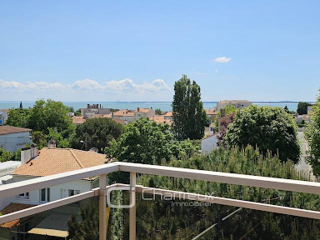 Vente Appartement 5 pièces 229.7 m2 Royan