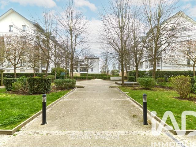 Location Bureaux 64 m²