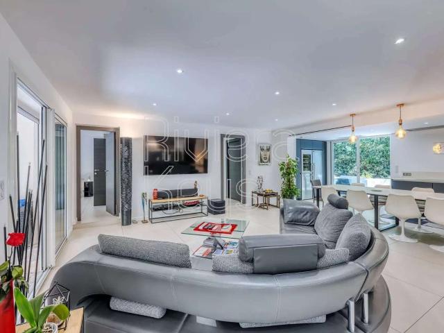 Vente appartement 5 pièces Boulouris 83