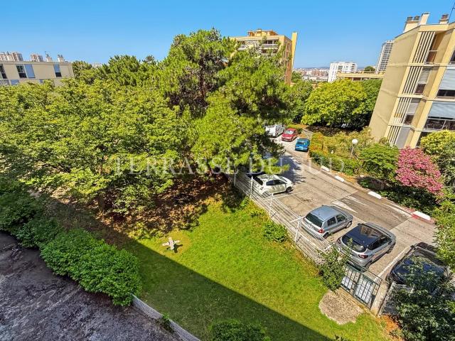 Vente Appartement 5 Pièces de 75 m2 Lc avec Balcons et Cave. 75m² Marseille 10ème