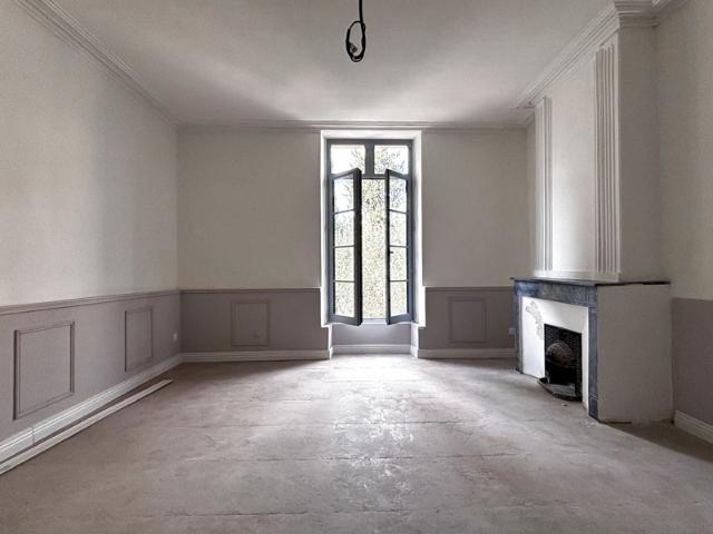 VENTE APPARTEMENT 5 PIECES SOMMIERES PARKING