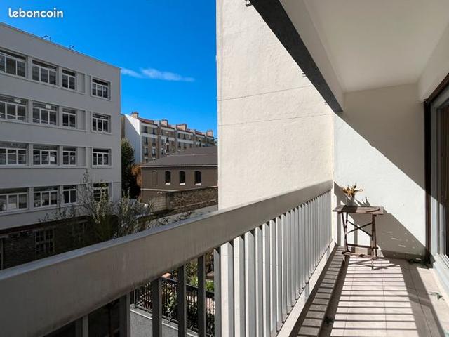 Vente appartement 61m2 Paris 15ème Balcon Ascenseur PMR