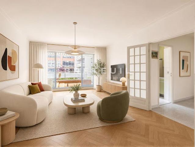 Vente Appartement 6 pièces 118.17 m2 Paris 15ème