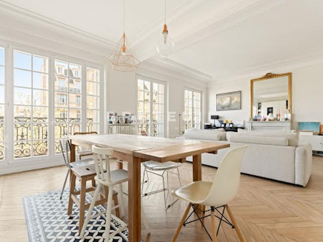 Vente Appartement 6 pièces 122.06 m2 Neuilly sur Seine