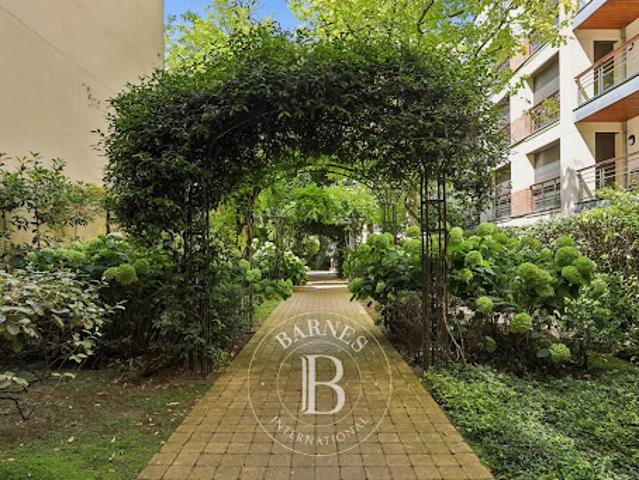 Vente Appartement 6 pièces 125.82 m2 Paris 6ème