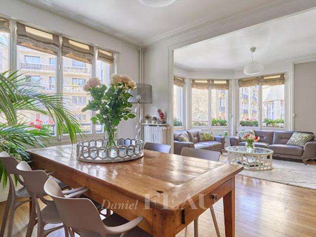 Vente Appartement 6 pièces 135.8 m2 Paris 16ème
