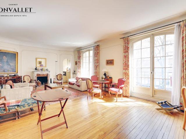 Vente Appartement 6 pièces 143.79 m2 Paris 15ème