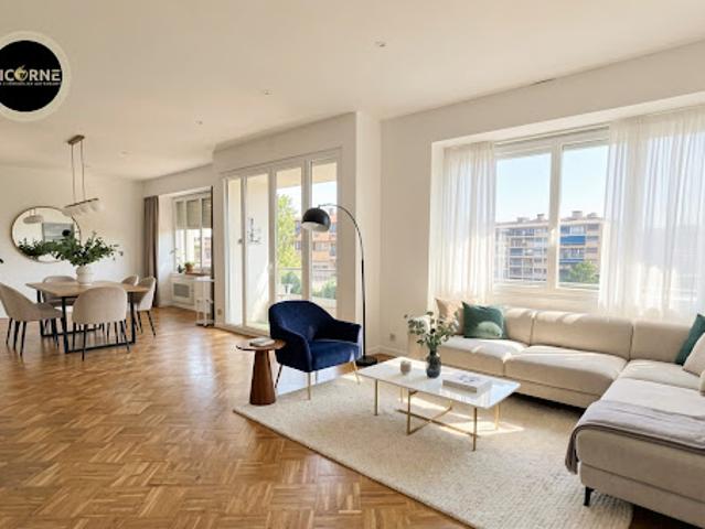 Vente Appartement 6 pièces 147.36 m2 Marseille 8ème