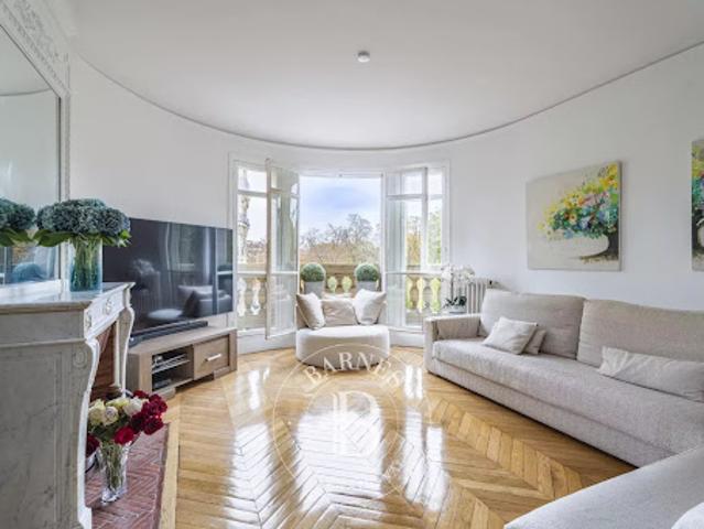 Vente Appartement 6 pièces 147.5 m2 Paris 19ème