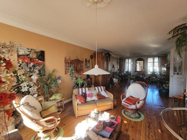 Vente Appartement 7 pièces 147 m2 Pau