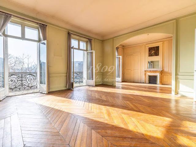 Vente Appartement 6 pièces 153.98 m2 Paris 4ème