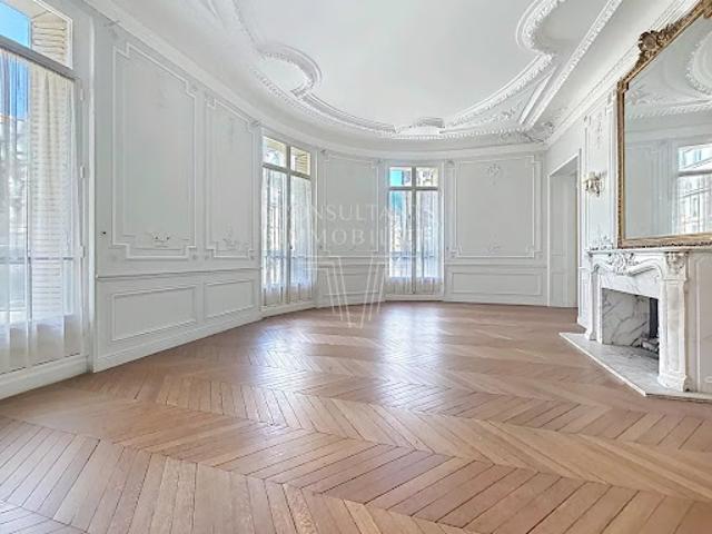 Vente Appartement 6 pièces 156.74 m2 Paris 17ème