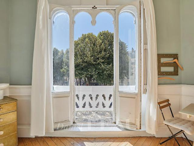Vente Appartement 6 pièces 158.85 m2 Paris 18ème