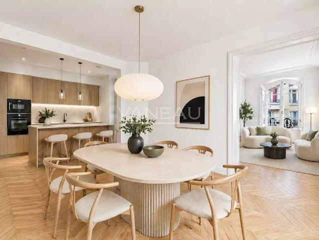 Vente Appartement 6 pièces 163.84 m2 Paris 16ème