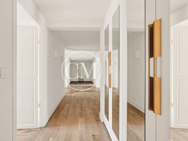 Vente Appartement 6 pièces 165.21 m2 Versailles