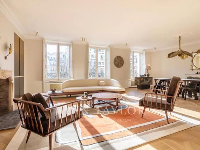 Vente Appartement 6 pièces 165.47 m2 Paris 8ème