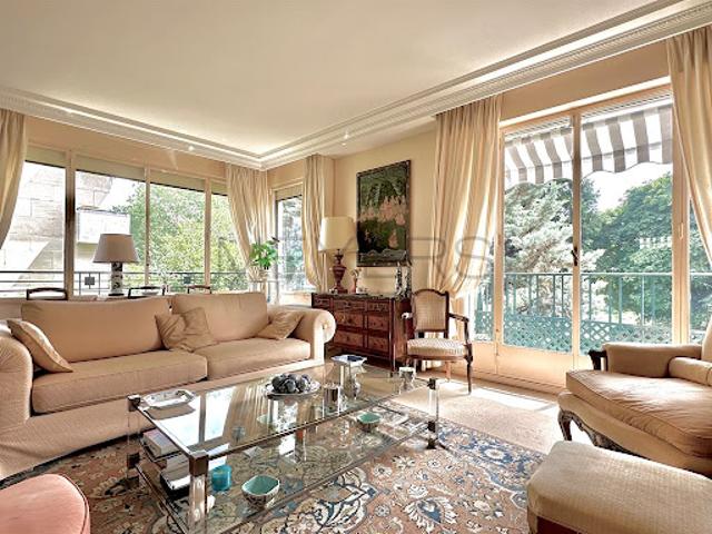 Vente Appartement 6 pièces 165.4 m2 Paris 16ème