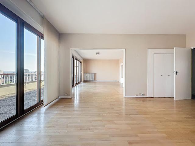 Vente Appartement 6 pièces 167.6 m2 Reims