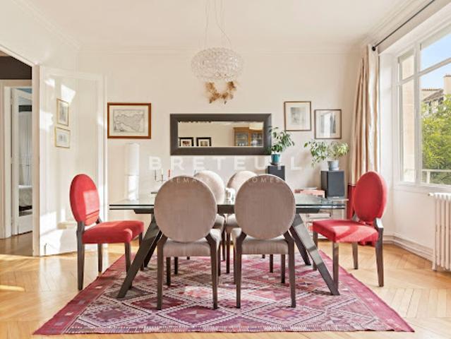 Vente Appartement 6 pièces 169.59 m2 Paris 16ème